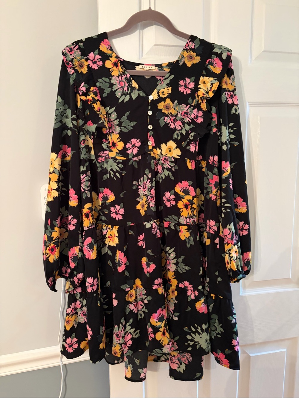 JODIFL Black Floral V-Neck Long Sleeve Tiered Dress NWOT - Picture 2 of 8